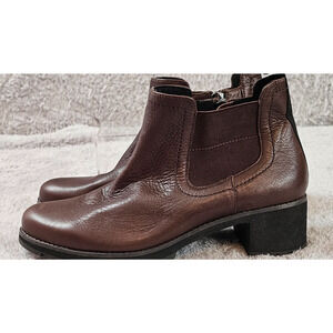 NEW $250 Munro Darcy Bootie Chelsea Boot Brown Tumbled Leather Gore Insert Sz 9M